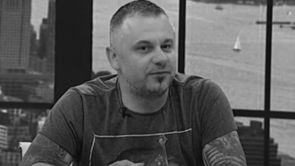 ПОСЛЕДЊИ ПОЗДРАВ БРАТУ: Потресна читуња за бубњара Токана из Косовске Митровице (ФОТО) ПОСЛЕДЊИ ПОЗДРАВ БРАТУ: Потресна читуња за бубњара Токана из Косовске Митровице (ФОТО)