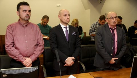 УКИНУТА ПРЕСУДА ПРАВОБРАНИЦИМА: Стојчиновић и Јеличић ослобођени УКИНУТА ПРЕСУДА ПРАВОБРАНИЦИМА: Стојчиновић и Јеличић ослобођени