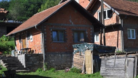 СЕКИРОМ УБИЛА МАЈКУ! Потврђена оптужница за сурово убиство против Рамзе Карајчић (62) из Козлука СЕКИРОМ УБИЛА МАЈКУ! Потврђена оптужница за сурово убиство против Рамзе Карајчић (62) из Козлука