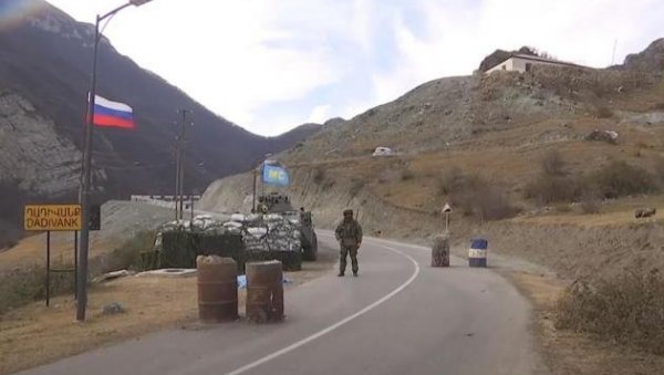 МИНИСТАРСТВО ОДБРАНЕ РУСИЈЕ: Погинуло осам руских мировњака у Нагорно-Карабаху МИНИСТАРСТВО ОДБРАНЕ РУСИЈЕ: Погинуло осам руских мировњака у Нагорно-Карабаху