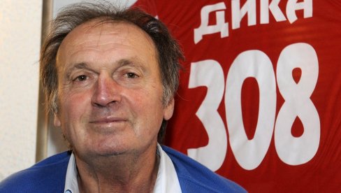 ДИКА СТОЈАНОВИЋ ЗА НОВОСТИ О МАРАДОНИ: У то време један бог је био на небу, други на земљи, и играо је фудбал ДИКА СТОЈАНОВИЋ ЗА НОВОСТИ О МАРАДОНИ: У то време један бог је био на небу, други на земљи, и играо је фудбал