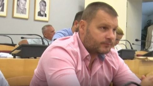 HUMANOST HERCEGNOVSKOG ODBORNIKA: Četvorogdišnju naknadu dao za lečenje bolesne dece HUMANOST HERCEGNOVSKOG ODBORNIKA: Četvorogdišnju naknadu dao za lečenje bolesne dece