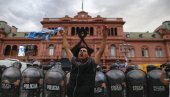 I ARGENTINCI IMAJU SVOJ BALKON: Odavde je Maradona 1986. pokazao Argentincima Zlatni globus, a sutra će to uraditi Leo Mesi (VIDEO)