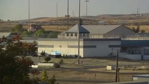 ХОЛВУДСКА ГЛУМИЦА У ЗАТВОРУ: Три позива недељно, нема посета, мушка одећа, мањак сапуна - умето луксуза закључана иза решетака! ХОЛВУДСКА ГЛУМИЦА У ЗАТВОРУ: Три позива недељно, нема посета, мушка одећа, мањак сапуна - умето луксуза закључана иза решетака!