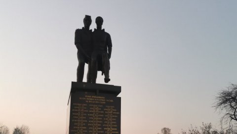 КРУШЕВАЦ ЧЕКА ТЕНК СА КОШАРА: Ево где ће бити постављен симбол херојске битке (ФОТО) КРУШЕВАЦ ЧЕКА ТЕНК СА КОШАРА: Ево где ће бити постављен симбол херојске битке (ФОТО)