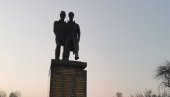 КРУШЕВАЦ ЧЕКА ТЕНК СА КОШАРА: Ево где ће бити постављен симбол херојске битке (ФОТО) КРУШЕВАЦ ЧЕКА ТЕНК СА КОШАРА: Ево где ће бити постављен симбол херојске битке (ФОТО)