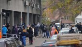ГУЖВЕ ИСПРЕД БЕОГРАДСКИХ КОВИД АМБУЛАНТИ: На Вождовцу 420 прегледа у дану (ФОТО) ГУЖВЕ ИСПРЕД БЕОГРАДСКИХ КОВИД АМБУЛАНТИ: На Вождовцу 420 прегледа у дану (ФОТО)