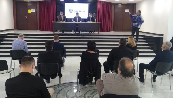 „ПОВРАТАК ЉУДИ ЗА ПРАЗНИКЕ ДОДАТНИ РИЗИК“ Ђерлек: Ситуација у Новом Пазару и Рашки лоша, треба пооштрити мере „ПОВРАТАК ЉУДИ ЗА ПРАЗНИКЕ ДОДАТНИ РИЗИК“ Ђерлек: Ситуација у Новом Пазару и Рашки лоша, треба пооштрити мере