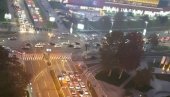 КОРОНА ШОПИНГ: Гужве код Ушћа, народ навалио на Црни петак усред пандемије (ФОТО) КОРОНА ШОПИНГ: Гужве код Ушћа, народ навалио на Црни петак усред пандемије (ФОТО)