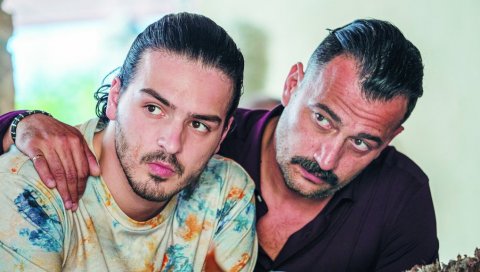 СУКОБ ТРАДИЦИОНАЛНОГ И НОВИХ НАРАШТАЈА: У Црној Гори почело снимање друге сезоне популарне трилер драме Беса СУКОБ ТРАДИЦИОНАЛНОГ И НОВИХ НАРАШТАЈА: У Црној Гори почело снимање друге сезоне популарне трилер драме Беса