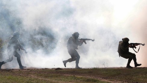 ПРИМИРЈЕ НА ГРАНИЦИ: Киргизија и Таџикистан се договорили о прекиду ватре ПРИМИРЈЕ НА ГРАНИЦИ: Киргизија и Таџикистан се договорили о прекиду ватре