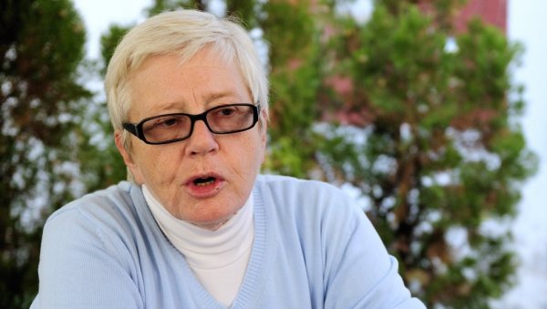 СРБИЈАНКИНО ВАРВАРСТВО ЈУРИШ НА ГУЊ И НЕМАЊИЋЕ: Оштре реакције на скандалозну изјаву професорке о споменику творцу српске државе СРБИЈАНКИНО ВАРВАРСТВО ЈУРИШ НА ГУЊ И НЕМАЊИЋЕ: Оштре реакције на скандалозну изјаву професорке о споменику творцу српске државе