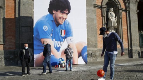 SKANDAL U ARGENTINI: Uništen mural posvećen Dijegu Armandu Maradoni (FOTO) SKANDAL U ARGENTINI: Uništen mural posvećen Dijegu Armandu Maradoni (FOTO)