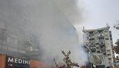 СНИМЦИ ВЕЛИКОГ ПОЖАРА У ЈУЖНОМ БУЛЕВАРУ: Неколико екипа ватрогасаца на терену (ВИДЕО) СНИМЦИ ВЕЛИКОГ ПОЖАРА У ЈУЖНОМ БУЛЕВАРУ: Неколико екипа ватрогасаца на терену (ВИДЕО)