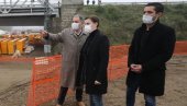 ПРЕМИЈЕРКА ДАНАС ОБИЛАЗИ МОРАВСКИ КОРИДОР: Годину дана од почетка радова на првом дигиталном ауто-путу