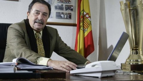 ОТИШАО ЈЕ ЈЕДАН ОД НАЈВЕЋИХ ТРЕНЕРА: Освојио је са Шпанијом два сребра и три бронзе, а Атлетику донео пет титула ОТИШАО ЈЕ ЈЕДАН ОД НАЈВЕЋИХ ТРЕНЕРА: Освојио је са Шпанијом два сребра и три бронзе, а Атлетику донео пет титула