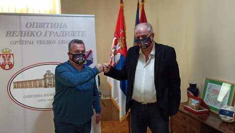 СВЕ ЈЕ СПРЕМНО: Бокс стиже у Велико Градиште СВЕ ЈЕ СПРЕМНО: Бокс стиже у Велико Градиште