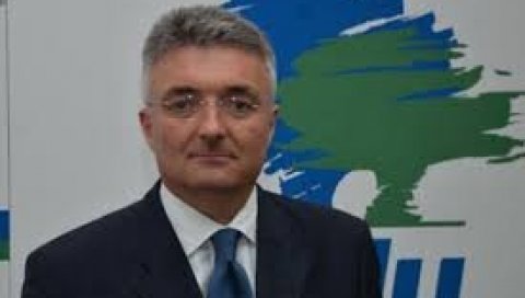 ЦРНОГОРСКИ АМБАСАДОР ВЛАХОВИЋ ДУБОКО ПОТРЕСЕН ПОХВАЛОМ ЗА СРБИЈУ: Господине Вархељи, ваша изјава је компромитујућа ЦРНОГОРСКИ АМБАСАДОР ВЛАХОВИЋ ДУБОКО ПОТРЕСЕН ПОХВАЛОМ ЗА СРБИЈУ: Господине Вархељи, ваша изјава је компромитујућа