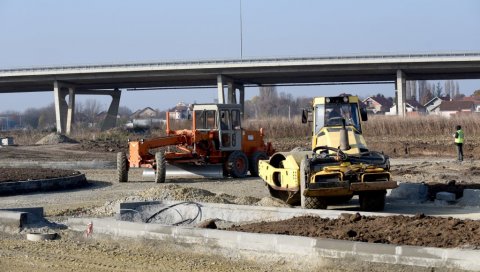 БАТАЈНИЧКОМ ПЕТЉОМ ОД АПРИЛА 2021: Житељи земунског насеља коначно ће добити излаз на ауто-пут за Нови Сад и обилазницу око Београда БАТАЈНИЧКОМ ПЕТЉОМ ОД АПРИЛА 2021: Житељи земунског насеља коначно ће добити излаз на ауто-пут за Нови Сад и обилазницу око Београда