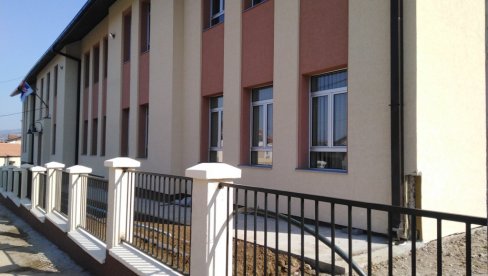 LOŠA EPIDEMIOLOŠKA SITUACIJA: Sva deca u Vlasotincu od sutra prelaze na nastavu na daljinu LOŠA EPIDEMIOLOŠKA SITUACIJA: Sva deca u Vlasotincu od sutra prelaze na nastavu na daljinu