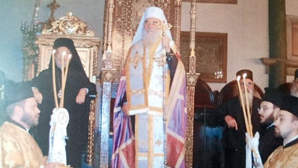 ДОСТОЈАН НАСЛЕДНИК ПОДВИЖНИКА: Патријарх Вартоломеј рекао Иринеју да је превелики терет који је преузео на своја плећа ДОСТОЈАН НАСЛЕДНИК ПОДВИЖНИКА: Патријарх Вартоломеј рекао Иринеју да је превелики терет који је преузео на своја плећа