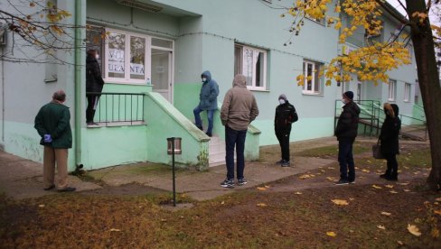 U ZRENJANINU 129 NOVIH SLUČAJEVA: Ovaj grad je na trećem mestu u Vojvodini po broju zaraženih U ZRENJANINU 129 NOVIH SLUČAJEVA: Ovaj grad je na trećem mestu u Vojvodini po broju zaraženih