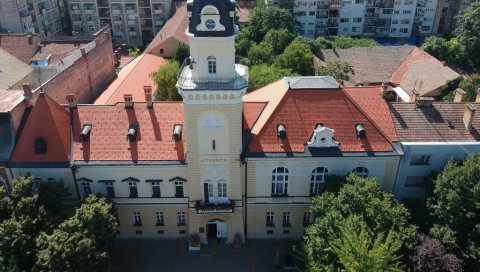 ВАНРЕДНА СИТУАЦИЈА И У КИКИНДИ: Заражено 1.107 особа ВАНРЕДНА СИТУАЦИЈА И У КИКИНДИ: Заражено 1.107 особа