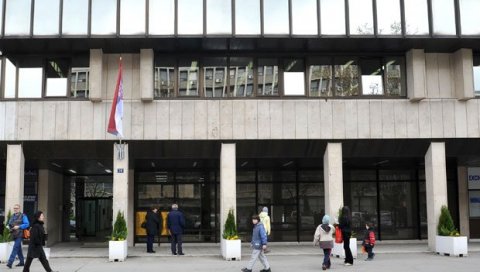 ПЉУШТЕ ТУЖБЕ ПРОТИВ БАНАКА: Губе спорове због незаконите обраде трошкова кредита, али не одустају ПЉУШТЕ ТУЖБЕ ПРОТИВ БАНАКА: Губе спорове због незаконите обраде трошкова кредита, али не одустају