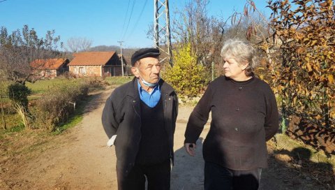 ЛЕЖАО ЈЕ НА БОКУ, САВ У КРВИ: Комшије сведоче шта је претходило убиству старца у Гаџином Хану - осумњичени уливао страх целом селу (ВИДЕО) ЛЕЖАО ЈЕ НА БОКУ, САВ У КРВИ: Комшије сведоче шта је претходило убиству старца у Гаџином Хану - осумњичени уливао страх целом селу (ВИДЕО)