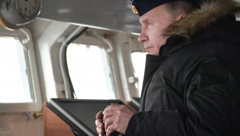 RUSKA FLOTA - NEUNIŠTIVI ČUVAR GRANICA OTADŽBINE: Putin - Rusija samouvereno sprovodi velike zadatke nacionalne pomorske politike