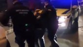АКЦИЈА ПОЛИЦИЈЕ У БЕОГРАДУ: Овако је изгледало хапшње младића на Палилули (ФОТО/ВИДЕО) АКЦИЈА ПОЛИЦИЈЕ У БЕОГРАДУ: Овако је изгледало хапшње младића на Палилули (ФОТО/ВИДЕО)
