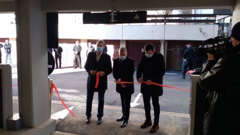 PRVA U ŠUMADIJI: Otvorena ekološka parking garaža u Kragujevcu PRVA U ŠUMADIJI: Otvorena ekološka parking garaža u Kragujevcu