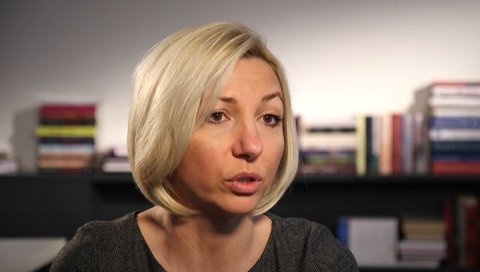 МЕЂУНАРОДНИ ДАН ПРЕДУЗЕТНИЦА Мацура: Економска сигурност важна је за јачање породице као стуба једног друштва МЕЂУНАРОДНИ ДАН ПРЕДУЗЕТНИЦА Мацура: Економска сигурност важна је за јачање породице као стуба једног друштва