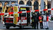 БИЗАРНО: Беба бачена са петог спрата зграде, пронађена у носиљци за мачке БИЗАРНО: Беба бачена са петог спрата зграде, пронађена у носиљци за мачке