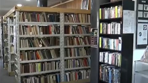ДАНАС И СУТРА СЈАЈНА АКЦИЈА У ПИРОТУ: Малишанима омогућен упис у библиотеку уз попуст од 50 одсто ДАНАС И СУТРА СЈАЈНА АКЦИЈА У ПИРОТУ: Малишанима омогућен упис у библиотеку уз попуст од 50 одсто