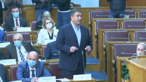 MEDOJEVIĆ KRITIKOVAO KRIVOKAPIĆA: Program nekompletan, nema podataka za ocenu ministara i Vlade MEDOJEVIĆ KRITIKOVAO KRIVOKAPIĆA: Program nekompletan, nema podataka za ocenu ministara i Vlade
