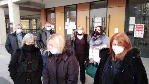 СУЗЕ НА СУДУ, РОДИТЕЉИ ПОГИНУЛИХ ШОКИРАНИ ПРЕСУДОМ: Уништио нам је животе, све нам је узео, а добио је четири године СУЗЕ НА СУДУ, РОДИТЕЉИ ПОГИНУЛИХ ШОКИРАНИ ПРЕСУДОМ: Уништио нам је животе, све нам је узео, а добио је четири године