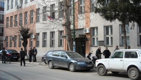 ЈОШ ЈЕДНА ОПШТИНА ПРОГЛАСИЛА ВАНРЕДНУ СИТУАЦИЈУ: У Лебану нагли скок броја заражених ЈОШ ЈЕДНА ОПШТИНА ПРОГЛАСИЛА ВАНРЕДНУ СИТУАЦИЈУ: У Лебану нагли скок броја заражених