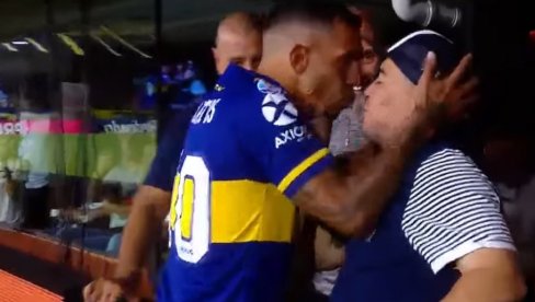 MARADONIN POLJUBAC DONEO MU SREĆU Odužio mu se u Mesijevom stilu (VIDEO) MARADONIN POLJUBAC DONEO MU SREĆU Odužio mu se u Mesijevom stilu (VIDEO)