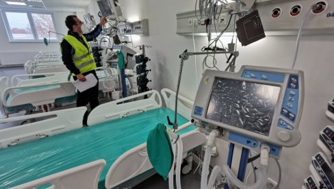 КРЕЋЕ СА РАДОМ НОВА КОВИД БОЛНИЦА У БАТАЈНИЦИ Брнабић: Урадили смо за четири месеца што није урађено за 40 година (ВИДЕО) КРЕЋЕ СА РАДОМ НОВА КОВИД БОЛНИЦА У БАТАЈНИЦИ Брнабић: Урадили смо за четири месеца што није урађено за 40 година (ВИДЕО)