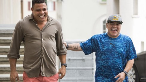 KAKO JE MARADONIN SAT ZAVRŠIO KOD RONALDA? Dijego je nosio po jedan na obe ruke KAKO JE MARADONIN SAT ZAVRŠIO KOD RONALDA? Dijego je nosio po jedan na obe ruke