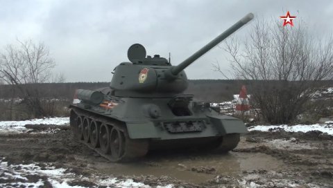 ПЕТ ТЕНКОВА КОЈИ СУ ПРОМЕНИЛИ ИСТОРИЈУ: Американци одабрали,а међу њима и легендарни Т-34 (ВИДЕО) ПЕТ ТЕНКОВА КОЈИ СУ ПРОМЕНИЛИ ИСТОРИЈУ: Американци одабрали,а међу њима и легендарни Т-34 (ВИДЕО)