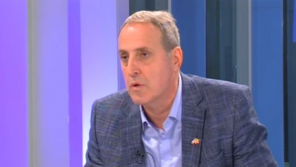 ПРЕТЊА КРВОПРОЛИЋЕМ СРБИМА У ЦРНОЈ ГОРИ: Ако то урадите, почиње грађански рат ПРЕТЊА КРВОПРОЛИЋЕМ СРБИМА У ЦРНОЈ ГОРИ: Ако то урадите, почиње грађански рат