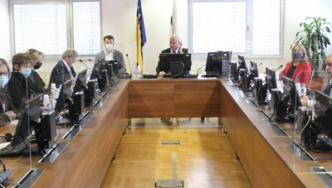 БУРНО У САРАЈЕВУ: На седници ВСТС пет чланова затражило оставку председавајућег БУРНО У САРАЈЕВУ: На седници ВСТС пет чланова затражило оставку председавајућег