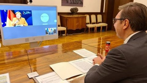 ВУЧИЋ РАЗГОВАРАО СА МЕРКЕЛОВОМ: Састанак двоје лидера путем видео линка (ФОТО) ВУЧИЋ РАЗГОВАРАО СА МЕРКЕЛОВОМ: Састанак двоје лидера путем видео линка (ФОТО)