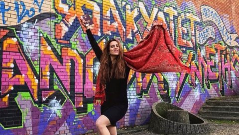 МИОНА ДИПЛОМИРАЛА НА ФДУ: Млада глумица се похвалила лепим вестима МИОНА ДИПЛОМИРАЛА НА ФДУ: Млада глумица се похвалила лепим вестима