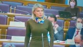 СРАМНЕ ОПТУЖБЕ ВУКСАНОВИЋ СТАНКОВИЋ: У Србији насилно асимилују Црногорце СРАМНЕ ОПТУЖБЕ ВУКСАНОВИЋ СТАНКОВИЋ: У Србији насилно асимилују Црногорце