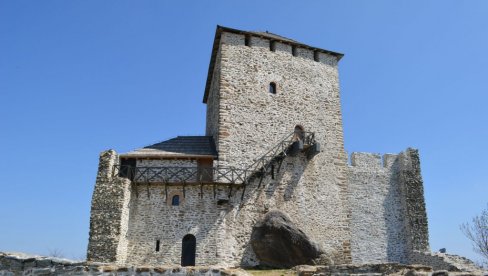 VRŠAČKA KULA DOBIJA STALNU POSTAVKU: U ponedeljak otvaranje izložbe „Život u utvrđenju u srednjovekovnom Banatu“ (FOTO) VRŠAČKA KULA DOBIJA STALNU POSTAVKU: U ponedeljak otvaranje izložbe „Život u utvrđenju u srednjovekovnom Banatu“ (FOTO)