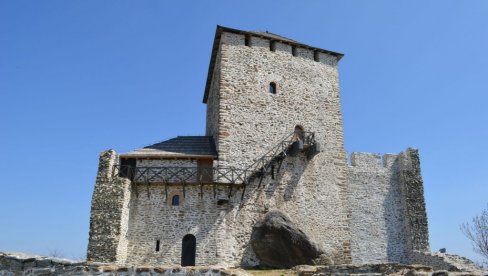 VRŠAČKA KULA DOBIJA STALNU POSTAVKU: U ponedeljak otvaranje izložbe „Život u utvrđenju u srednjovekovnom Banatu“ (FOTO)