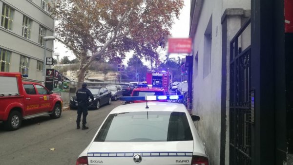 ПРВЕ ФОТОГРАФИЈЕ СА ЛИЦА МЕСТА: Овде се догодила експлозија у центру Београда (ФОТО) ПРВЕ ФОТОГРАФИЈЕ СА ЛИЦА МЕСТА: Овде се догодила експлозија у центру Београда (ФОТО)